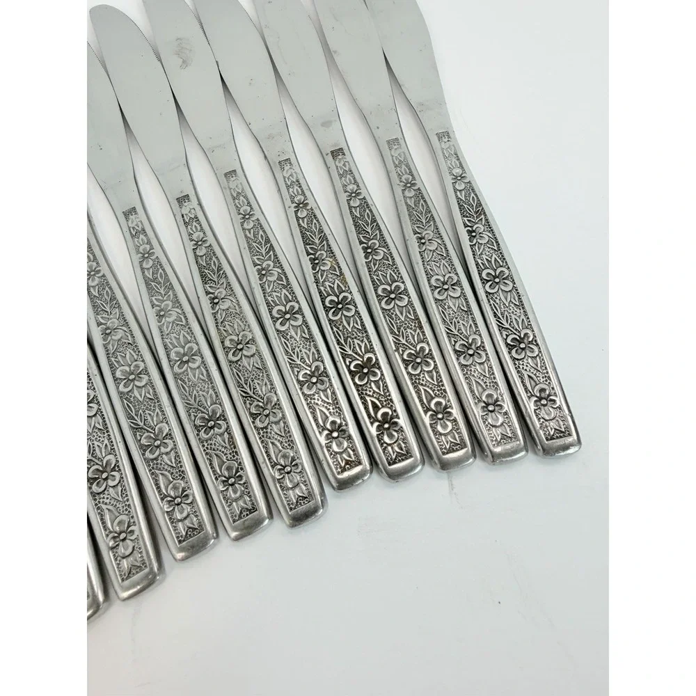 Stanley Roberts La Spana Stainless Embossed Flowers Lot of 12 Dinner Knives
